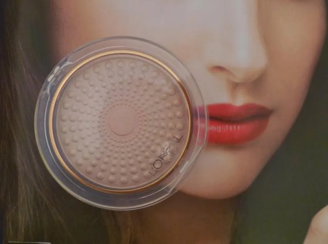 L'Oréal Paris Lumi Magique Pearl Compact Poeder 02 Rose Radieux