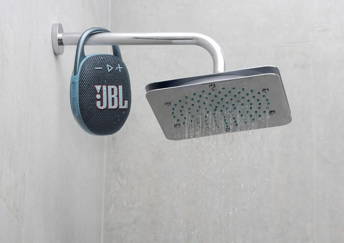 JBL Clip 5 Draadloze Bluetooth Speaker - 7W - 12 uur - IP67 - Wit