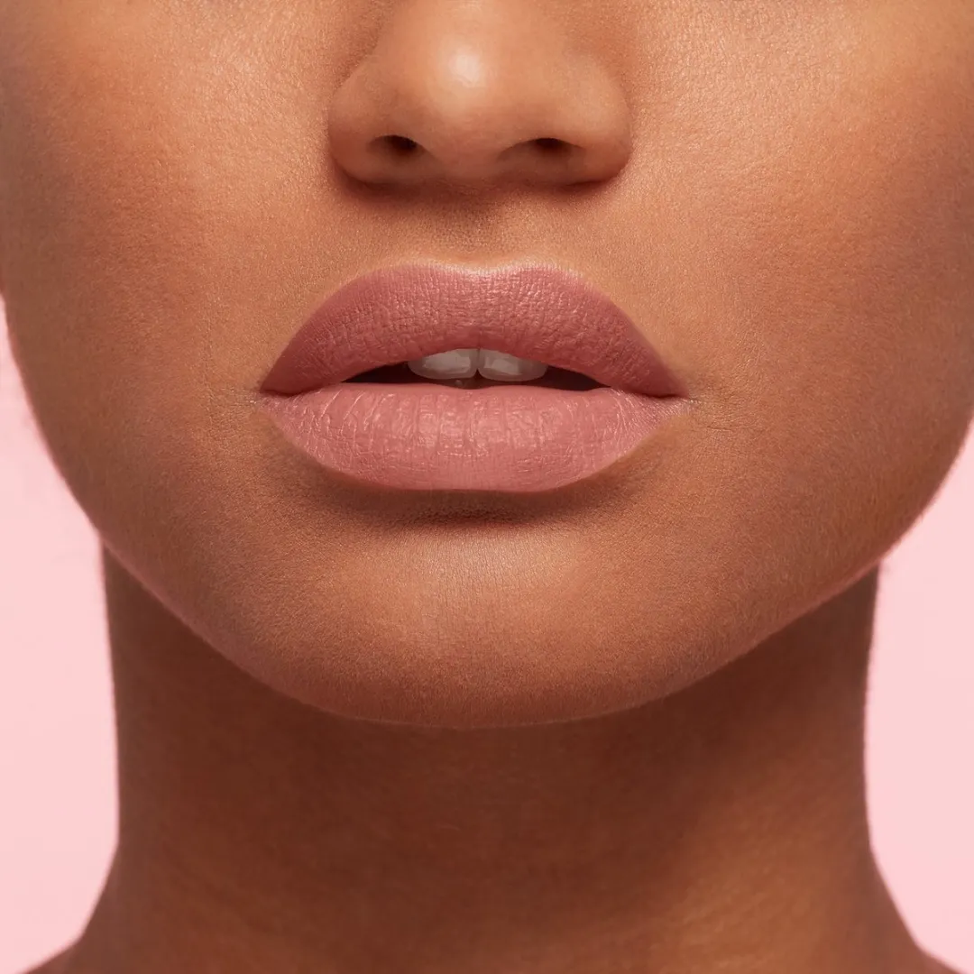 L'Oréal Paris Les Macarons Lipstick 836 Infinite Vanilla - 6,7 ml - afbeelding 4 van 6