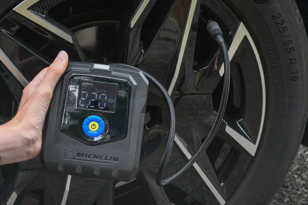 Michelin MIC095430 Elektrische Bandenpomp - Draadloos - 10 bar - 2500mAh