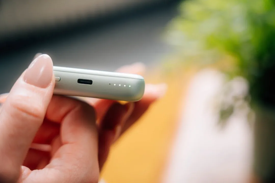 Verbatim Powerbank 10000mAh 15W - Draadloos Magnetisch - Transparent