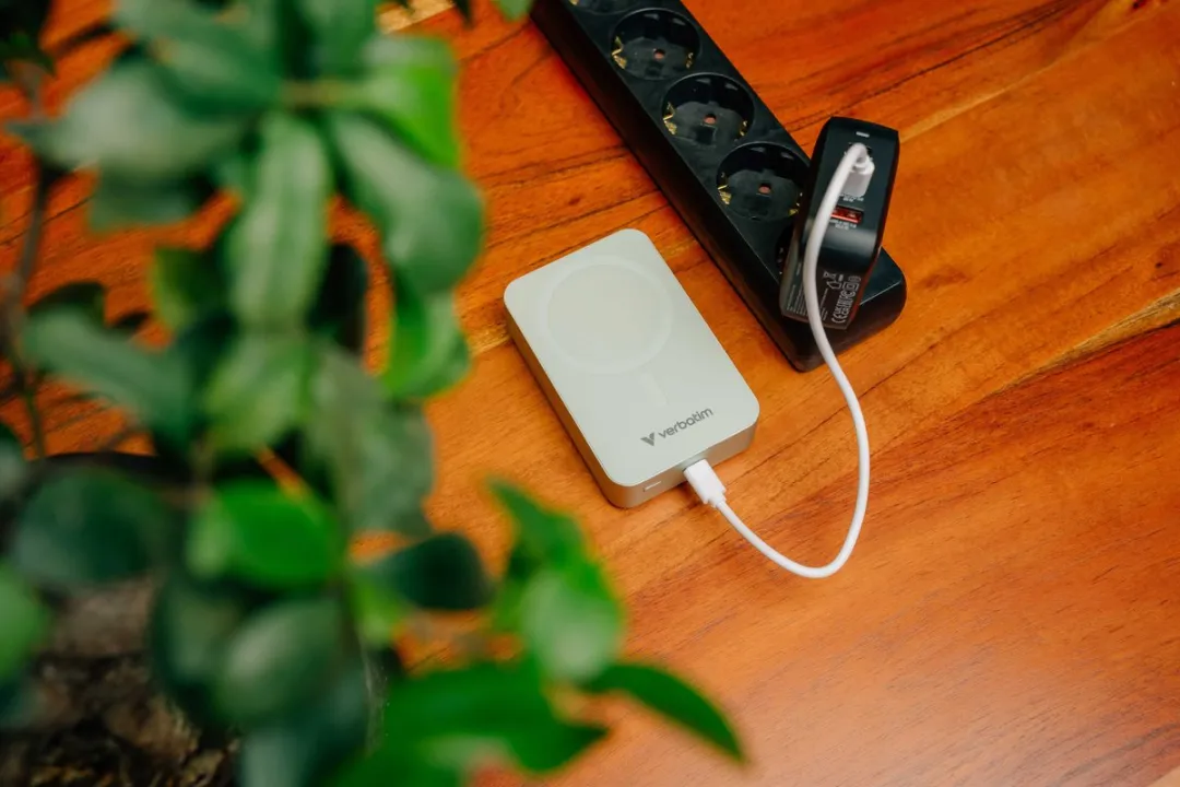 Verbatim Charge 'n' Go Essentials Powerbank 20000mAh - Groen
