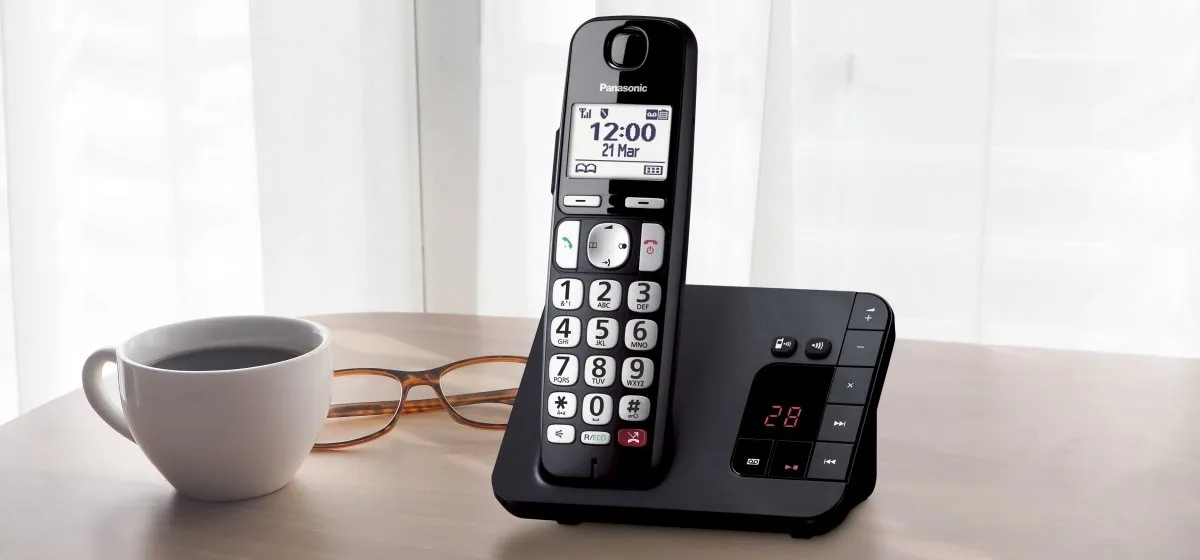 Panasonic KX-TGE260NLB DECT Telefoon met Antwoordapparaat - 1 Handset - Zwart