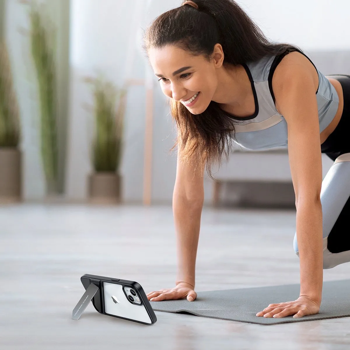 Ugreen Fusion Kickstand Hoes iPhone 13 Pro - Zwart - afbeelding 4 van 6