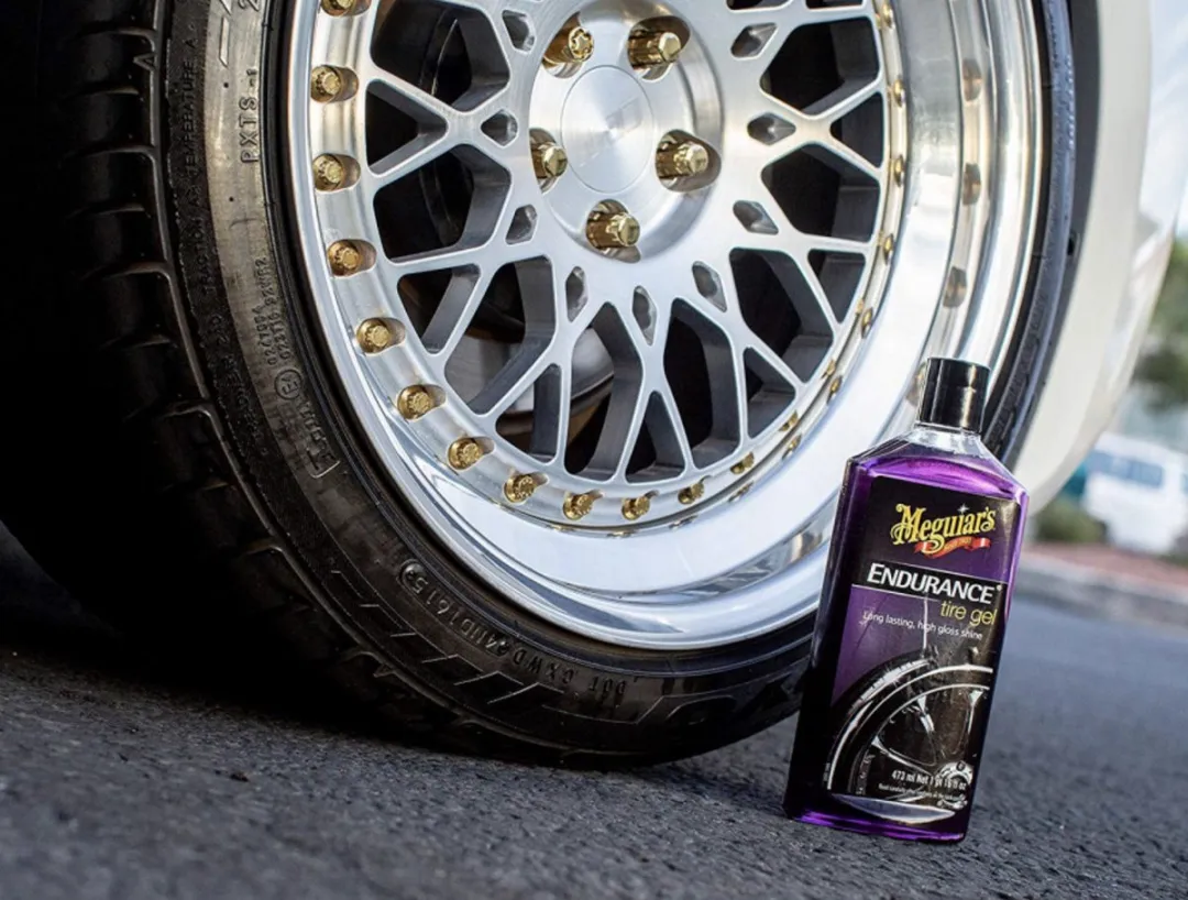 Meguiars Endurance Bandengel 0.47L - Diepzwarte glans