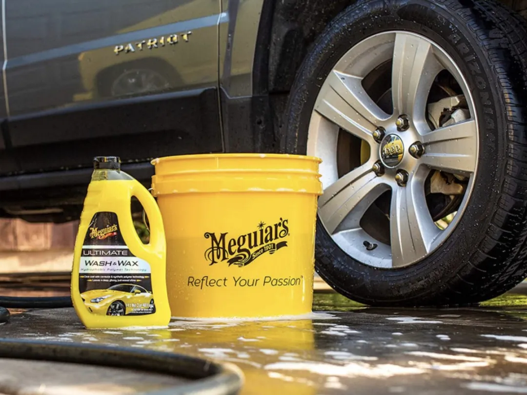 Meguiars Ultimate Wash & Wax 1420ml + Microvezel Wasmuts - 2 Stuks