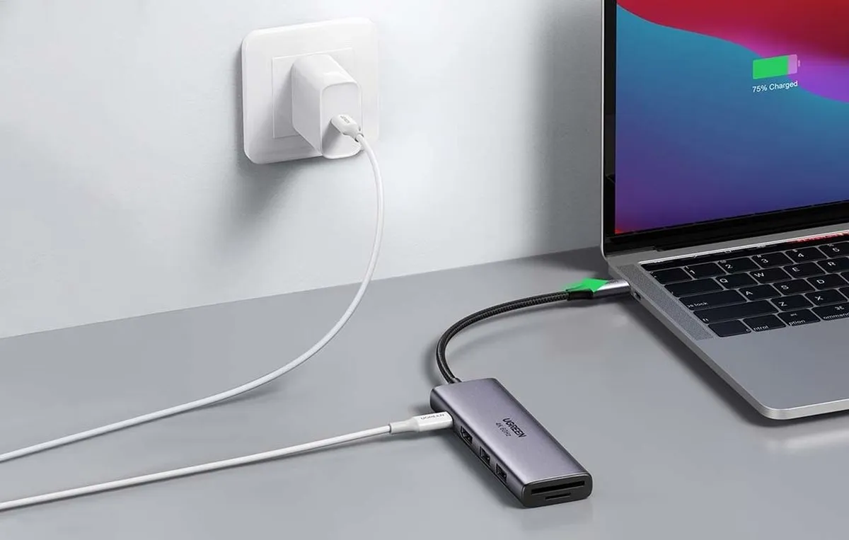 UGREEN 5-in-1 USB-C Hub 60384 - Zilver