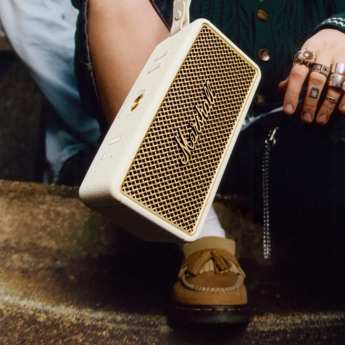 Marshall Middleton II Draagbare Speaker - Crème - afbeelding 6 van 6
