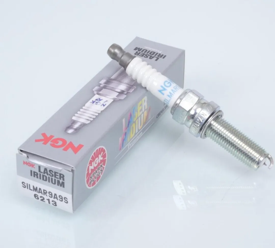 NGK Silmar9a9s Iridium Bougie - Zilver