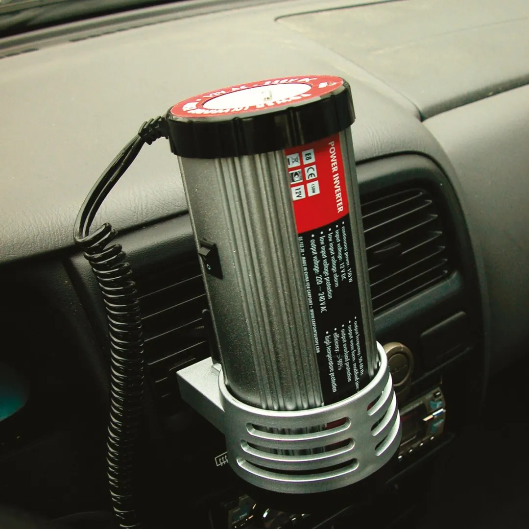 Carpoint Omvormer 12V naar 230V - 150W Continu / 300W Piek - Zilver