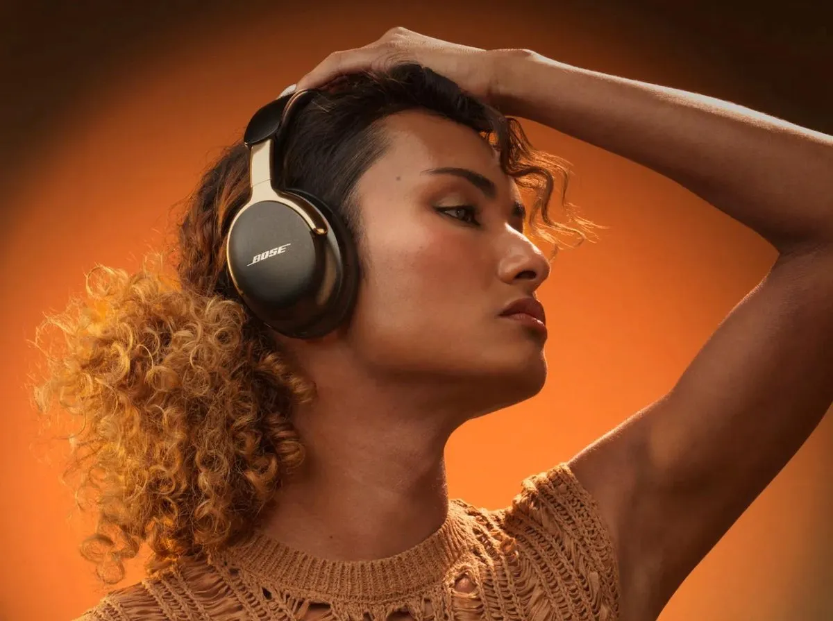 Bose QuietComfort Ultra Headphones 2e Gen - Zwart/Goud - afbeelding 6 van 6