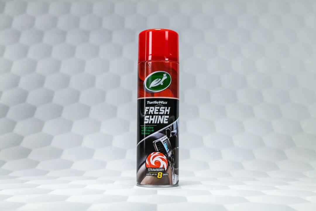 Turtle Wax GL Fresh Shine Aardbei Kunststofreiniger 500ml