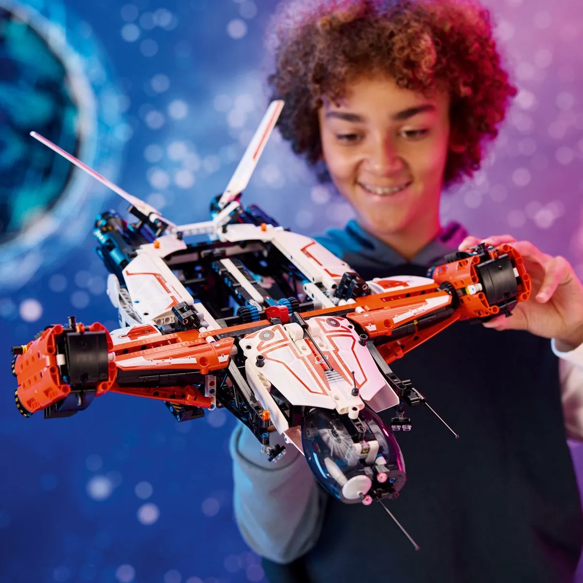 LEGO Technic VTOL Vrachtruimteschip 42181 - 1365 Stukken - afbeelding 5 van 6