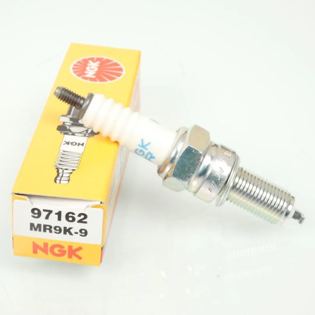 NGK Bougie D'Allumage 850 NIKEN GT Yamaha - Wit