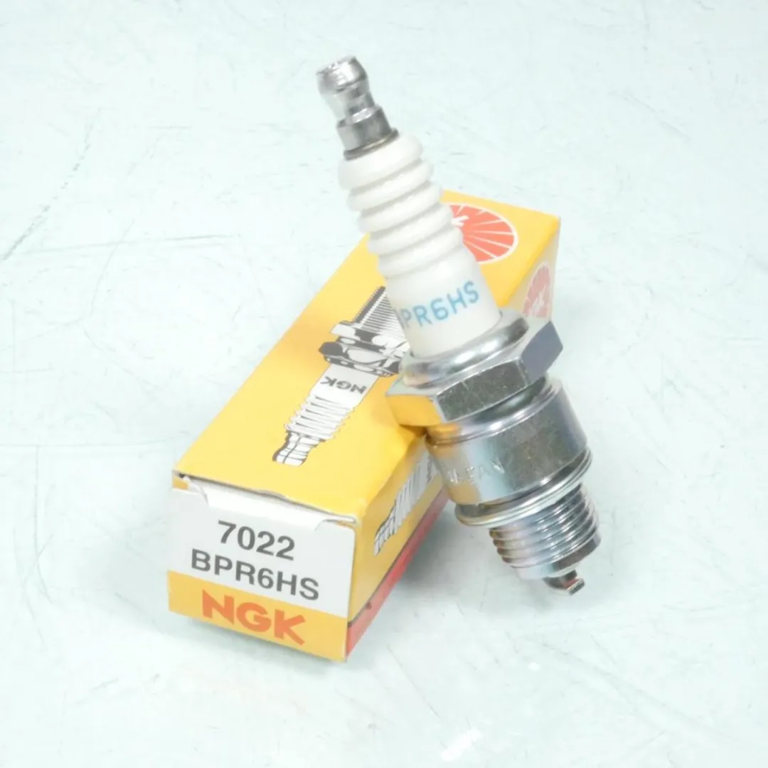 NGK Bougie 50 AP 1995-1997 Suzuki - Wit