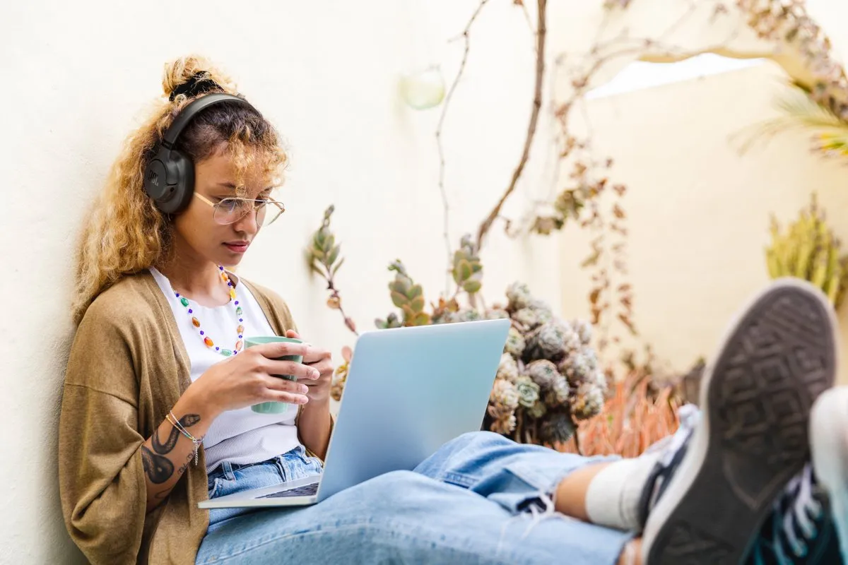 JBL Tune 780NC - Draadloze Noise Cancelling Koptelefoon - Bluetooth - Over-ear - 70 uur batterij - ANC - Blauw