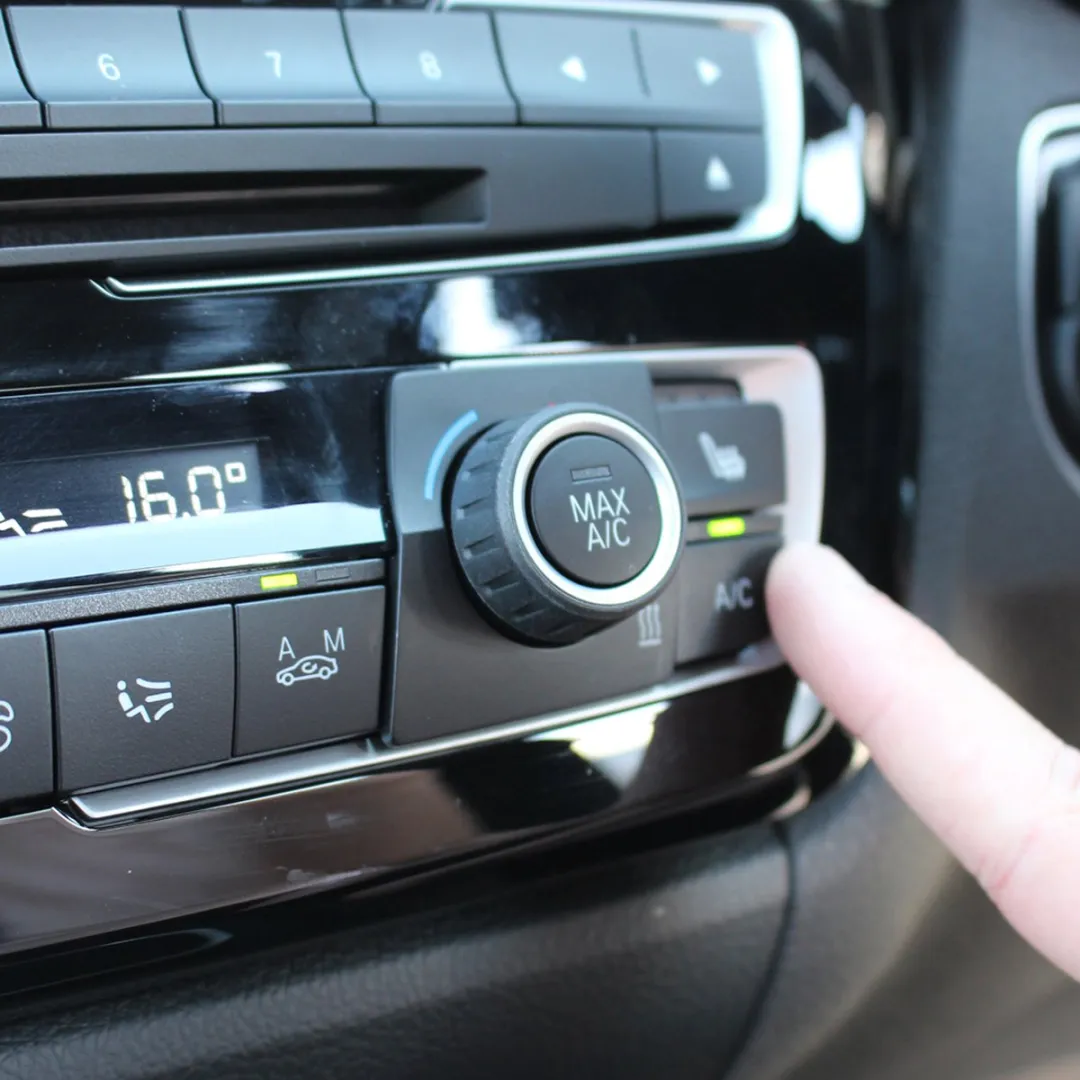 Turtle Wax Power Out Odor-X Whole Car Blast - Verwijderd vieze geurtjes - Vernietigt geur in plaats van te maskeren - Heerlijke frisse New Car geur – Tot 30 dagen - 100ml