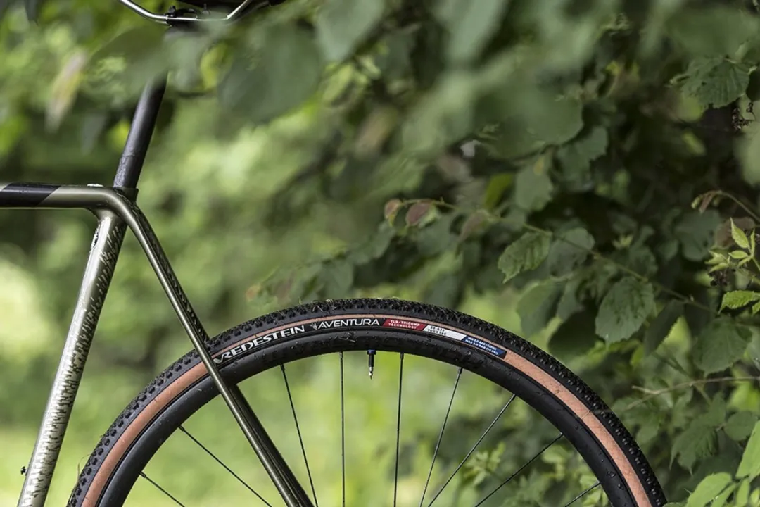 Vredestein Aventura Seta TLR 700x38C Gravelband - Zwart/Bruin