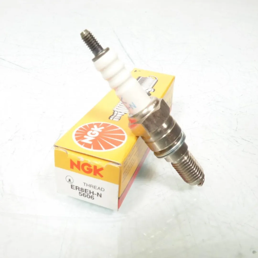 NGK Bougie ER8EH-N Piaggio - Wit