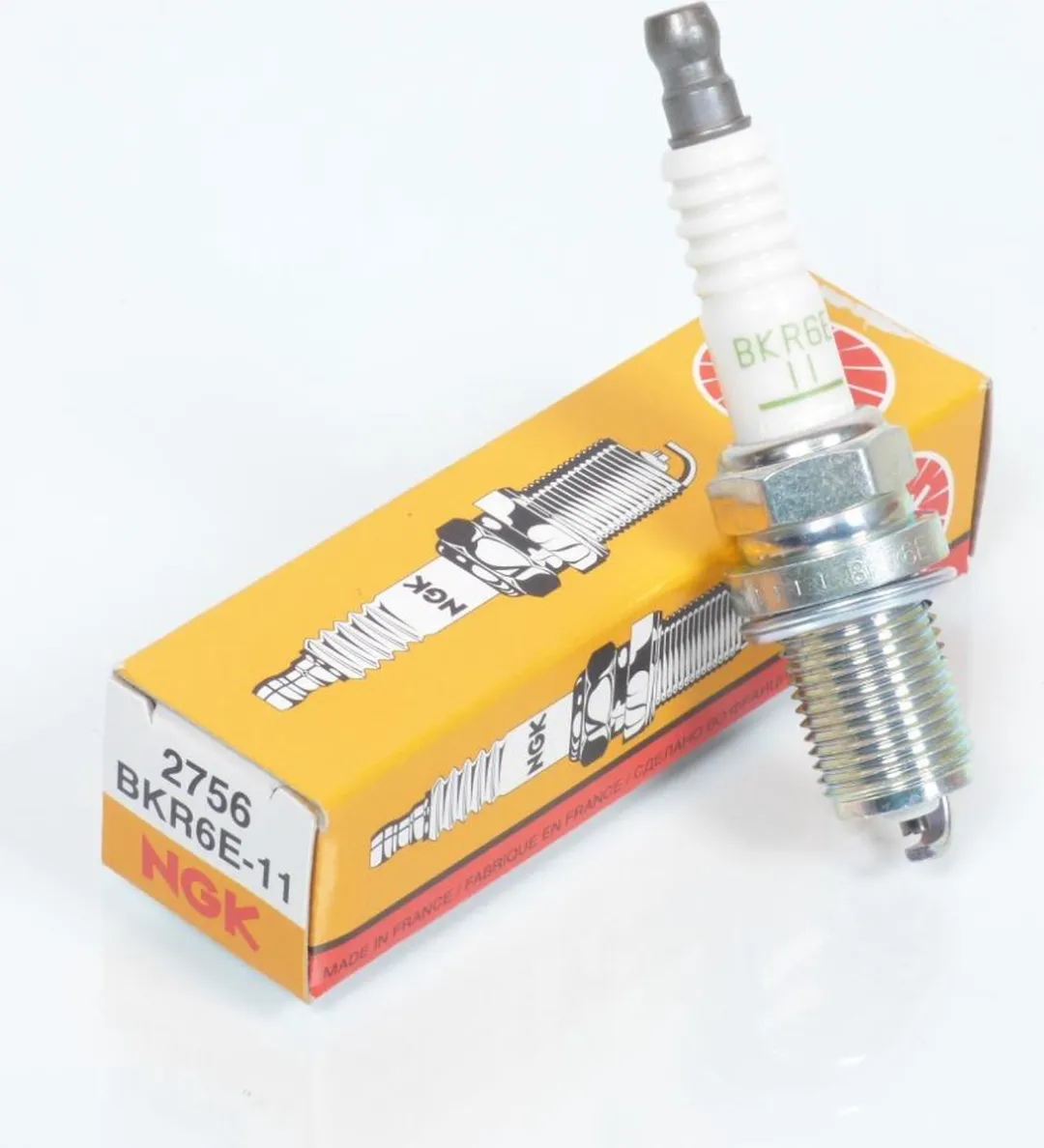 NGK BKR6E-11 Bougie - Honda Goldwing 1800 2001-2006 - Blanc
