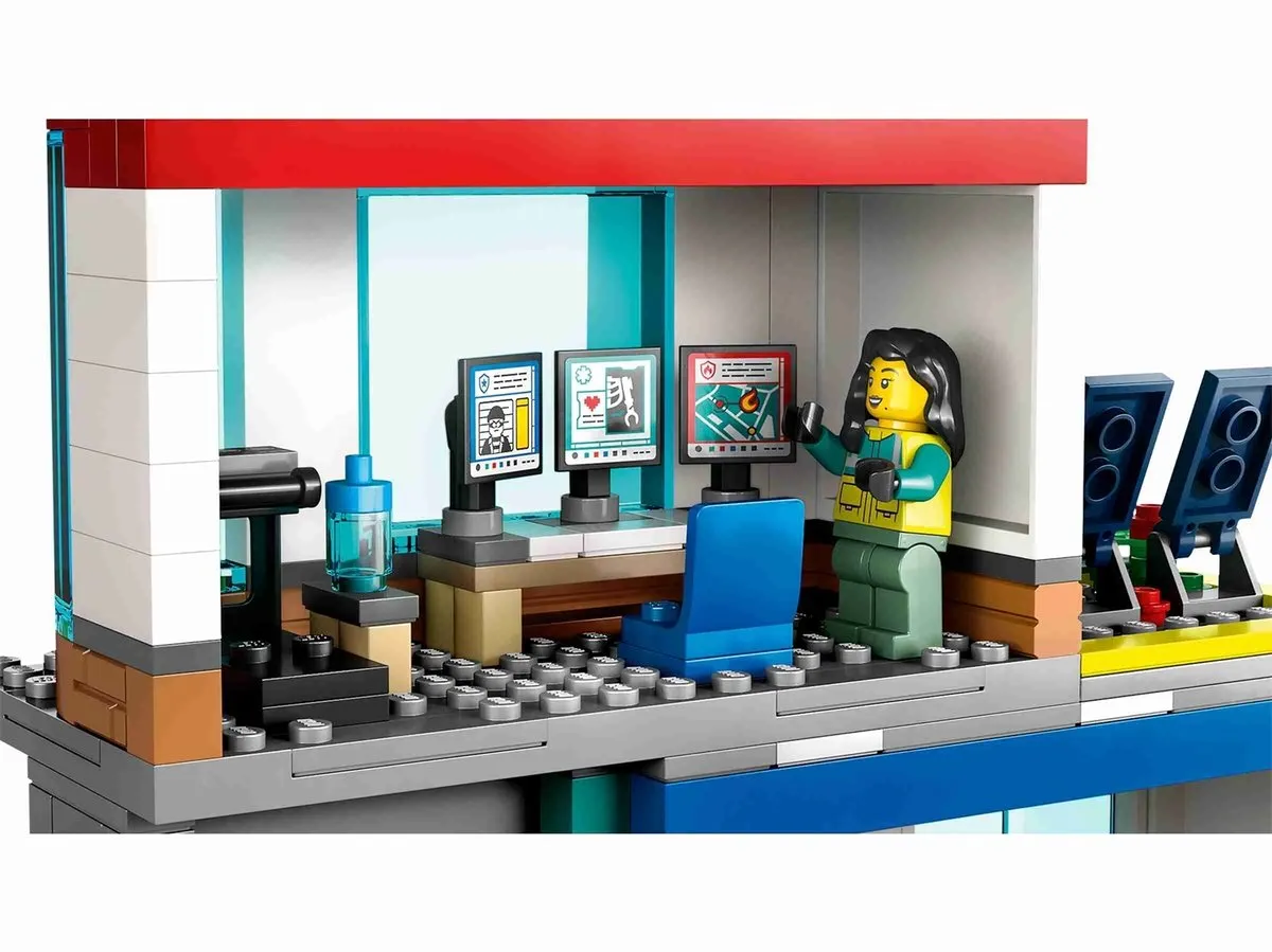 LEGO City Hoofdkwartier Hulpdienstvoertuigen 60371 - Meerkleurig