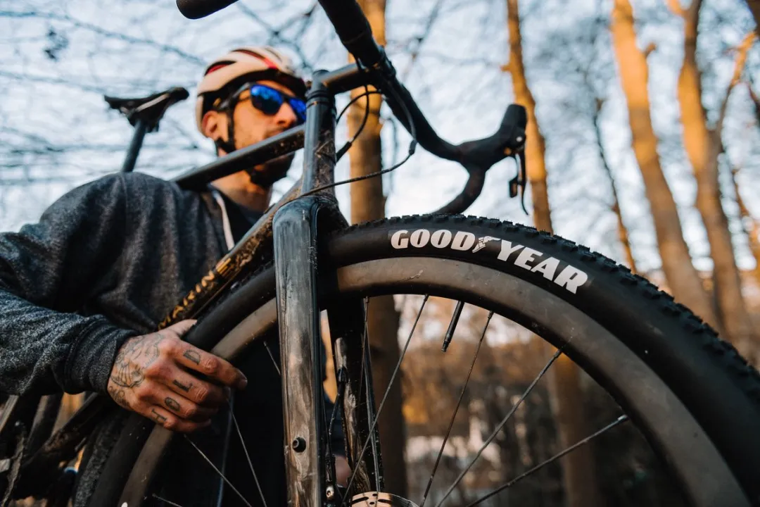 Goodyear Peak Ultimate TLC 700x40C Mountainbikeband - 28 Inch - Zwart