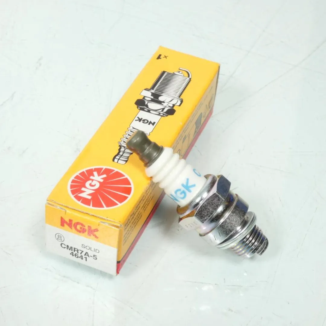 NGK CMR7A-5 Bougie