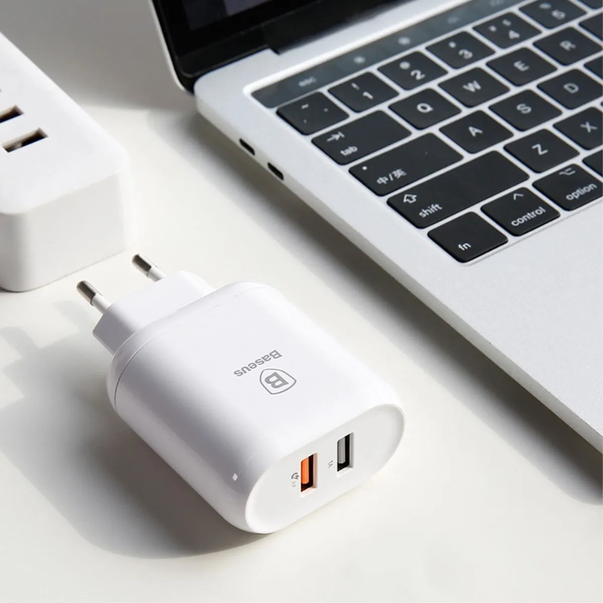 Baseus Bojure Series Dual USB Oplader 18W - Wit