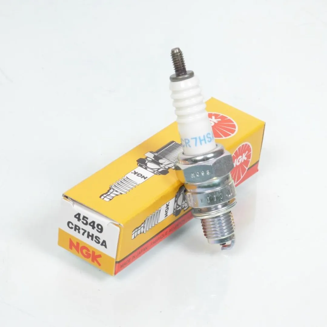 Bougie d'allumage NGK pour Moto Yamaha 125 XVS Dragstar Après 2000 Neuf