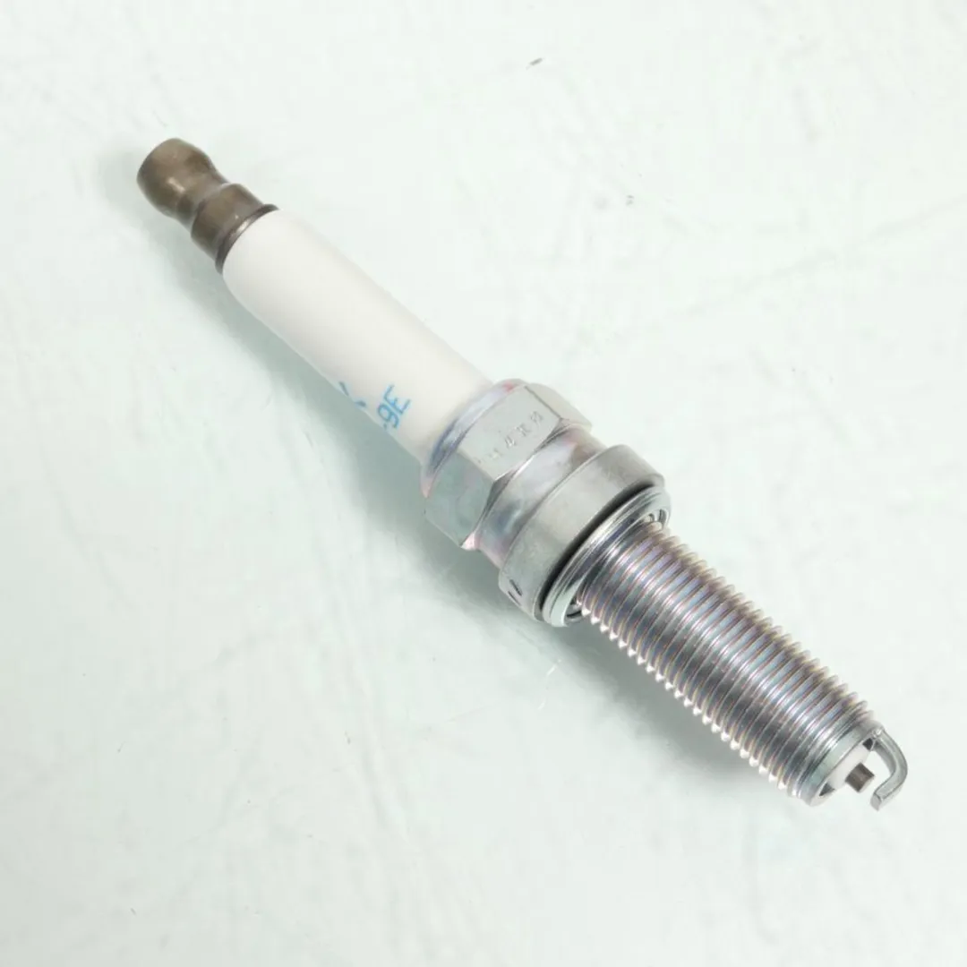 NGK LMAR9J-9E Bougie - Zilver