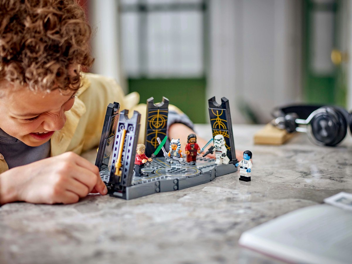 LEGO Star Wars 75385 Ahsoka Tano's duel op Peridea