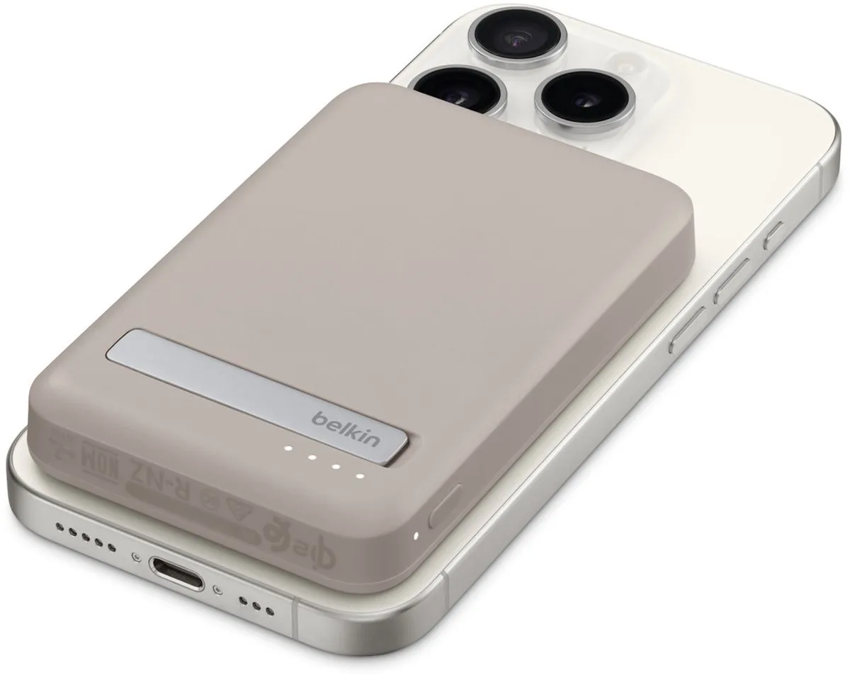 Belkin BoostCharge Pro HRX92ZM/A Powerbank 5000mAh - 15W - Zand