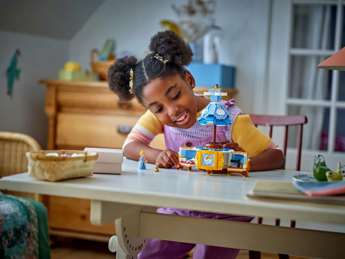 LEGO Disney Princess De Jurk van Assepoester 43266 - 474 Stukken