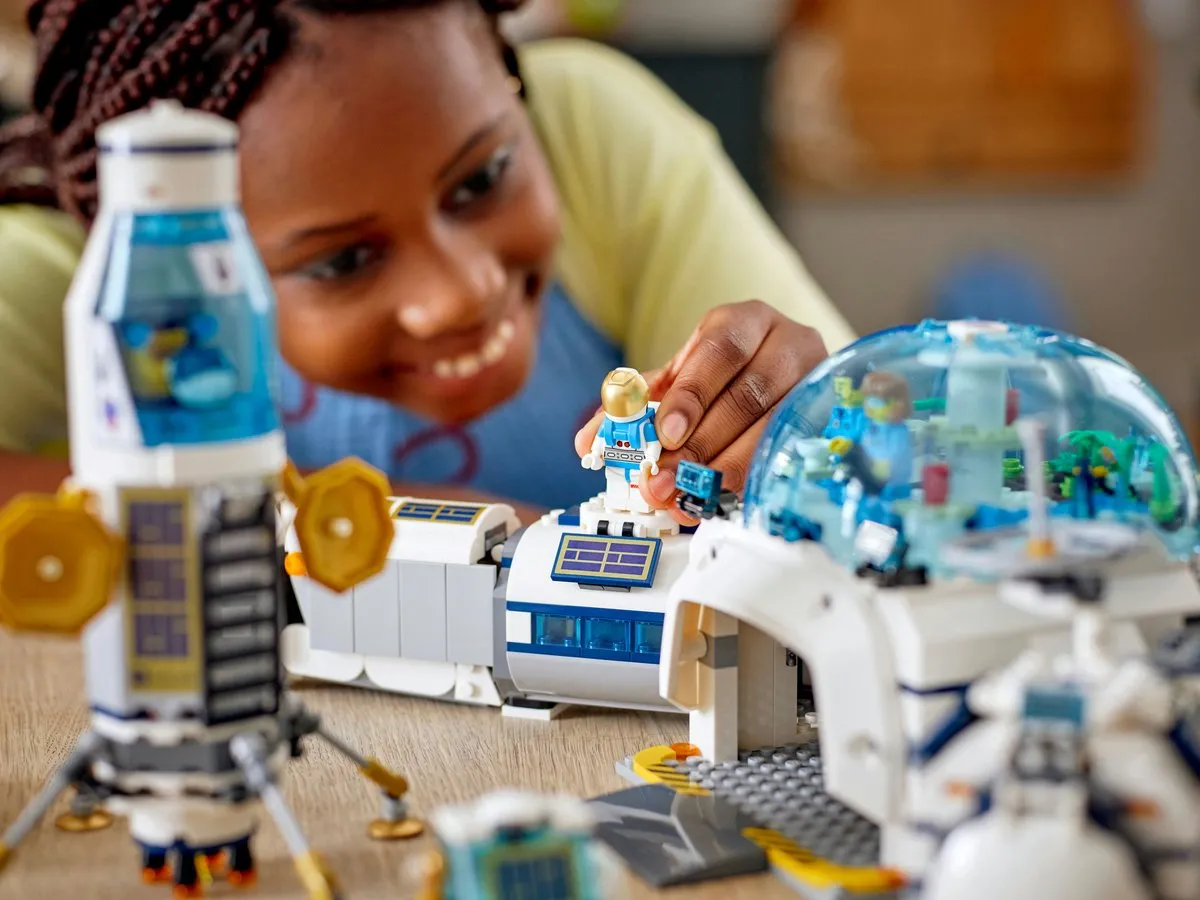 LEGO City Onderzoeksstation op de Maan 60350 - 786 Stukken - afbeelding 3 van 6
