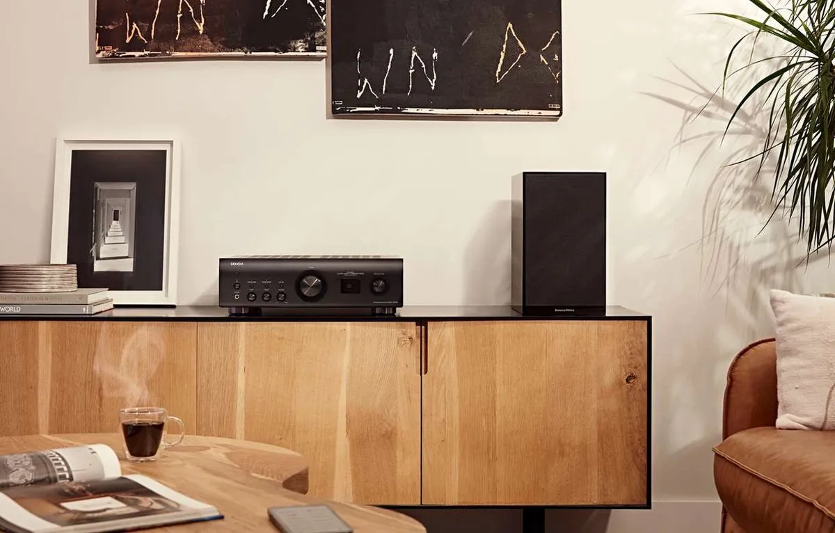 Denon PMA-1700NE Amplifier - 140W - MM/MC Phono - Zwart