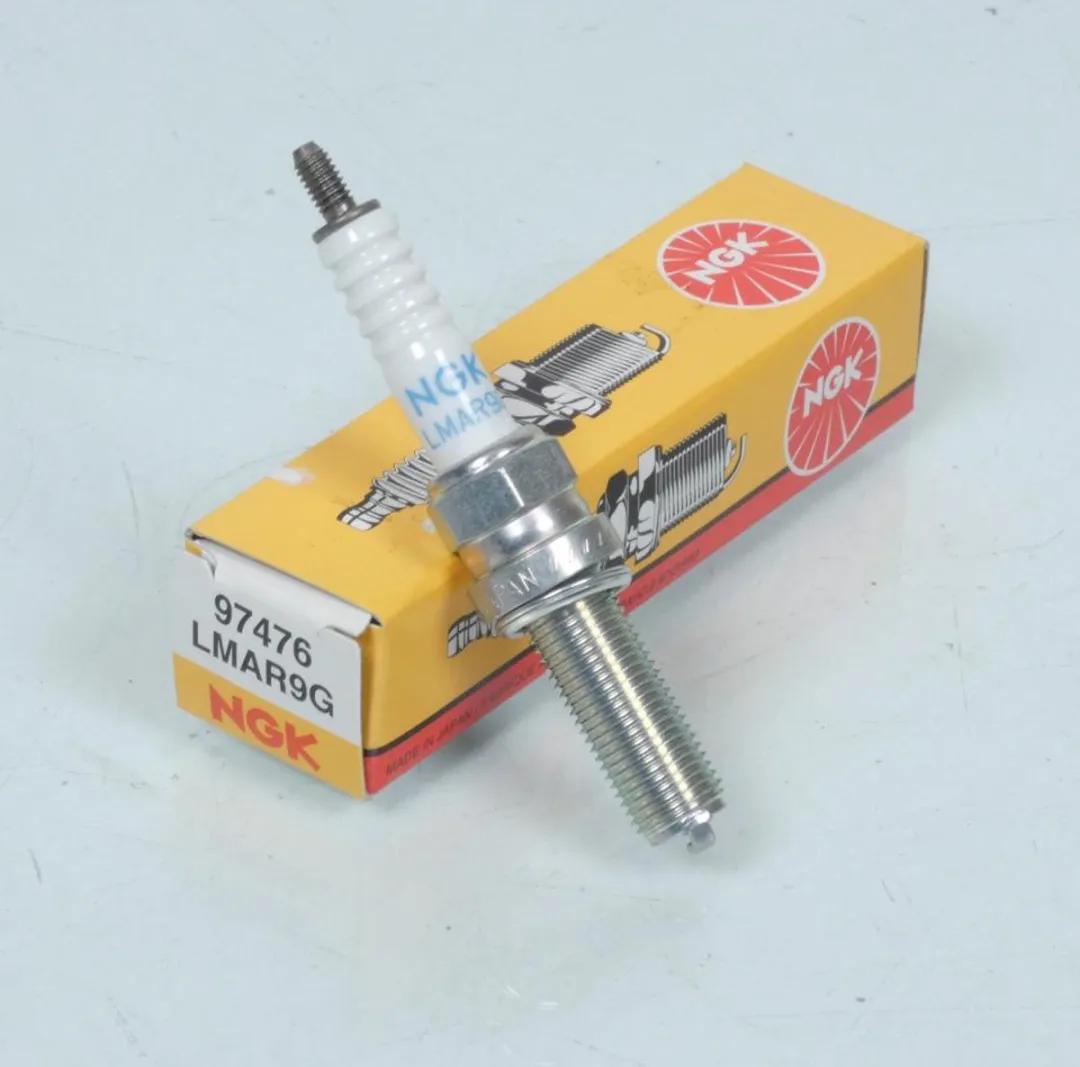 NGK LMAR9G Bougie Scooter BMW 650 GT 2011-2020 - Blanc