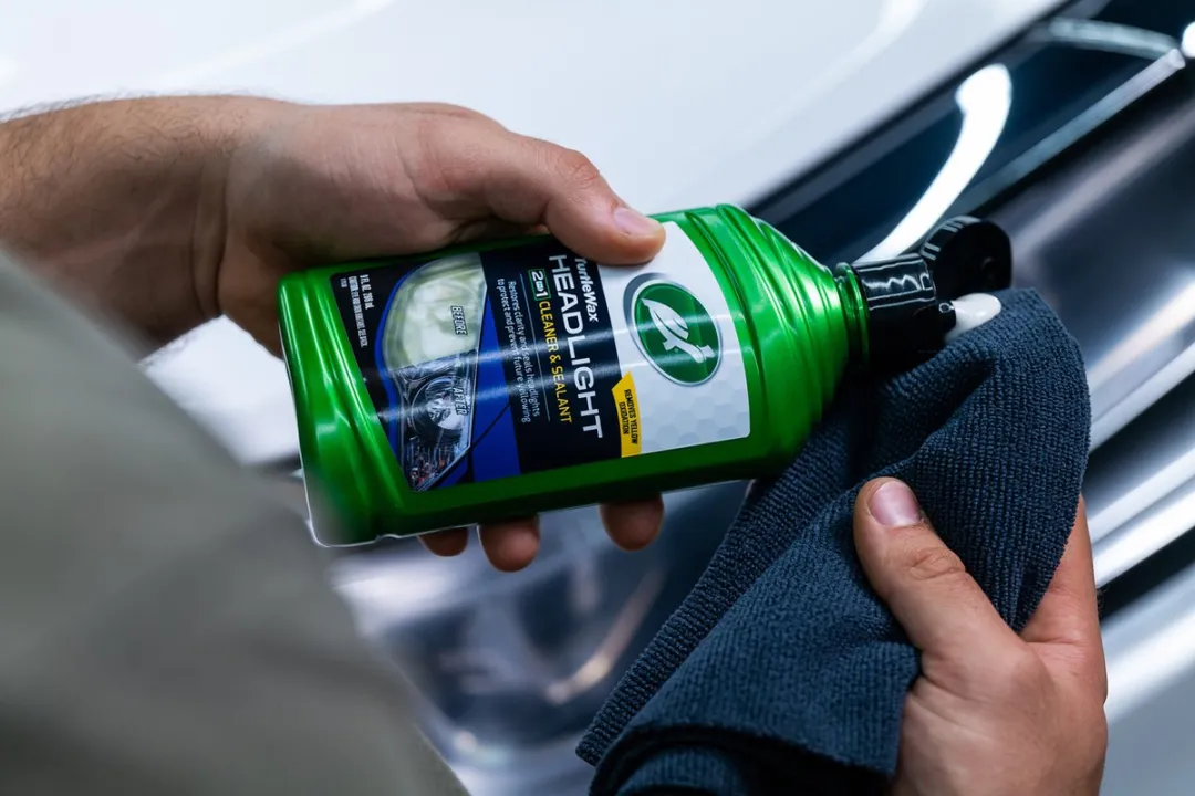 Turtle Wax Headlight Cleaner & Sealant 300ml