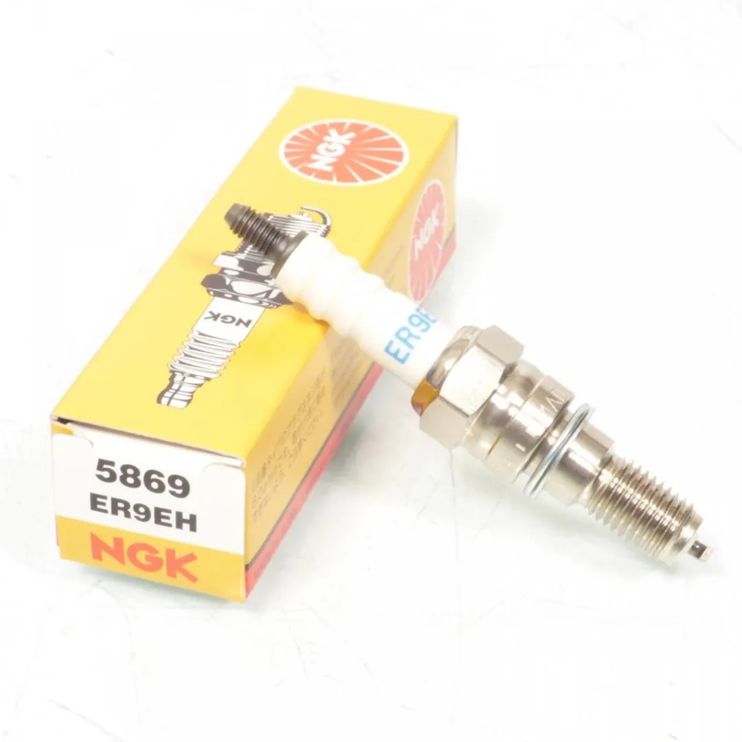 NGK Bougie ER9EH voor Honda VFR 400 - Wit