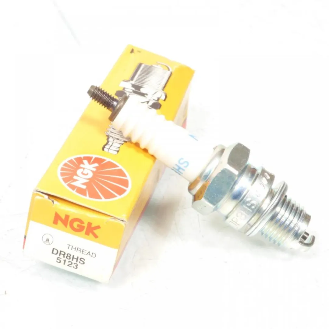 NGK Bougie DR8HS - Honda 125 Cb K5 1976 - Wit