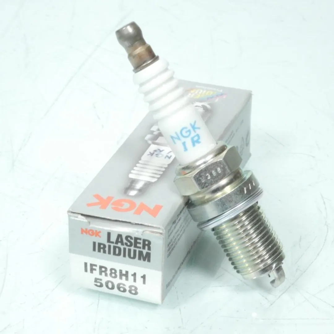 NGK IFR8H11 Bougie Quad Honda TRX 450 - 2006-2012 - Wit