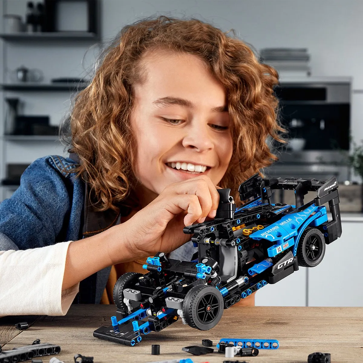 LEGO Technic McLaren Senna GTR 42123 - 830 Stukken - afbeelding 4 van 6