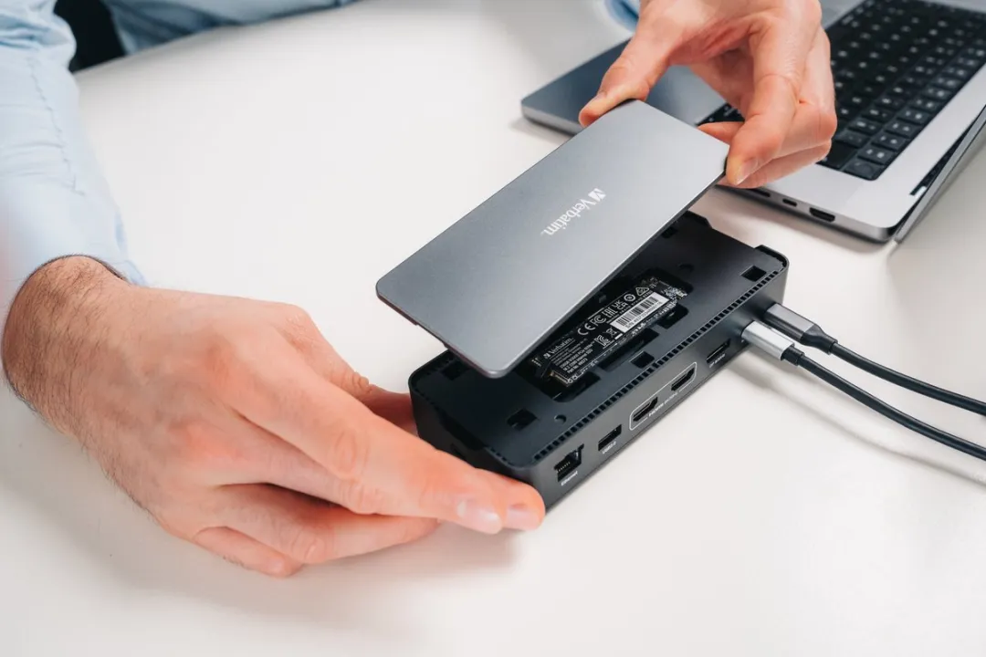 Verbatim CDS-15SSD USB-C Dockingstation - 32174 - Grijs/Zwart