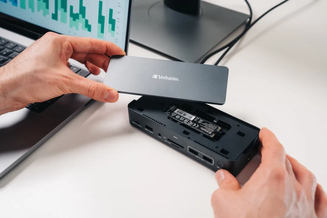 Verbatim CDS-15SSD USB-C Dockingstation - 32174 - Grijs/Zwart