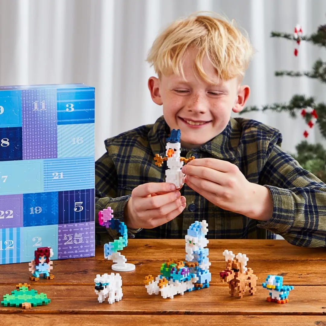 Plus-Plus 4337 Adventskalender Santa’s Northern Lights - 639-delig Bouwpakket - Paars/Blauw