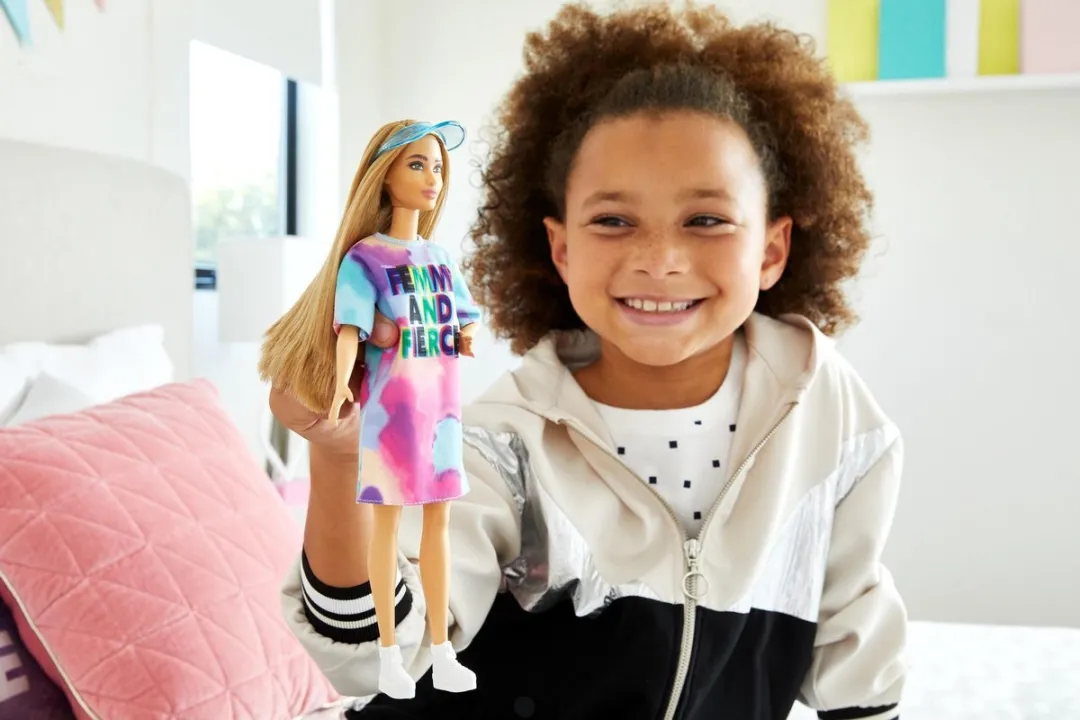 Barbie Fashionista Pop FBR37//GRB51 - Roze/Lichtblauw/Wit