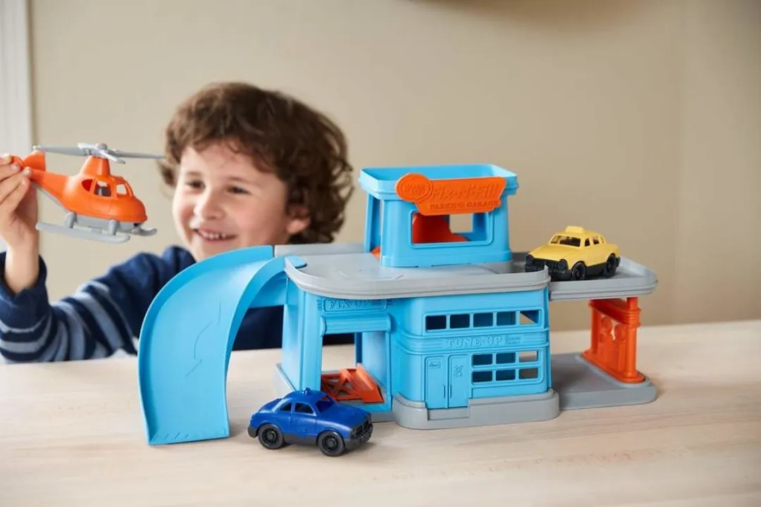 Green Toys Parkeergarage GTPPGB1312 - 2 Auto's & Helikopter - Groen - afbeelding 6 van 6