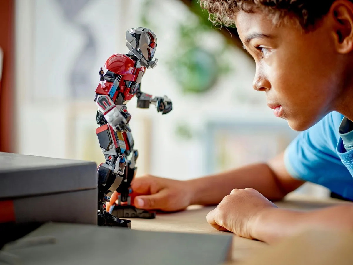 LEGO Marvel Ant-Man Actiefiguur 76256 - 289 Stukken - Zwart/Rood