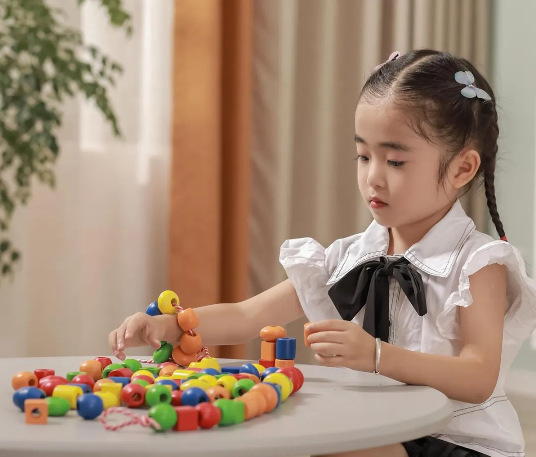 Viga Toys Houten Rijgkralen 90 Stuks - 6 Kleuren Ø2cm