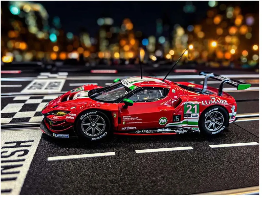 Carrera Evolution Ferrari 296 GT3 'AF Corse No.21' 1:32 - Rood