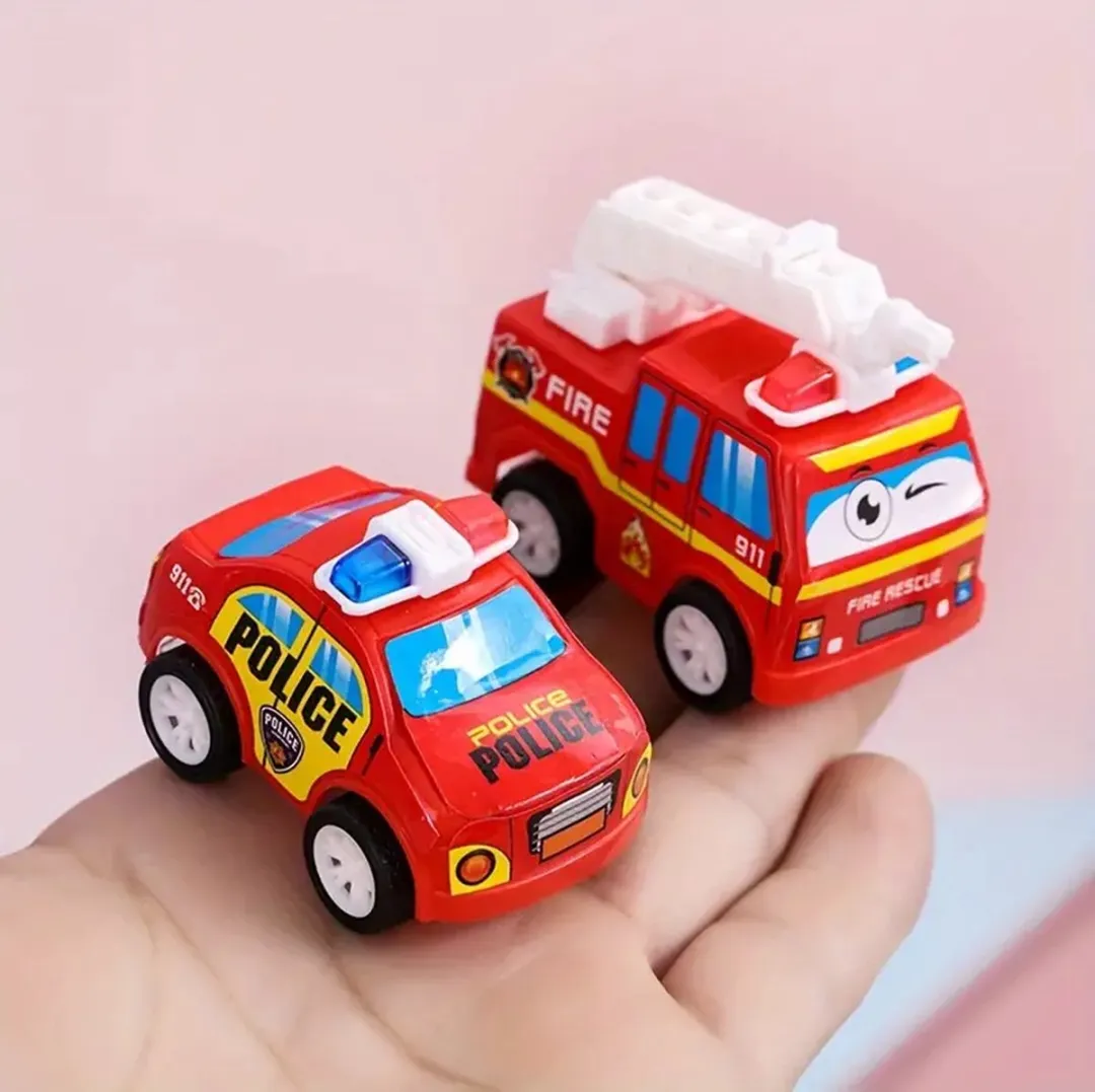 8-delige Mini Cartoon Brandweerauto & Politieauto Speelgoedset - Diverse Stijlen - Perfect voor Verjaardagsfeestjes, Klasbeloningen, Kerstcadeaus - Stevig PP Materiaal - Compact en Handig